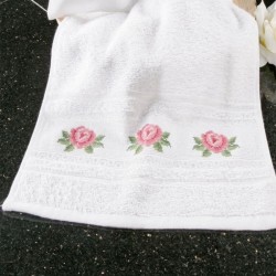 Towel kit for cross stitch embroidery for sale at bordarytricotar.com